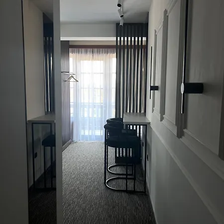 Zlatni Bor 酒店 4*