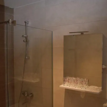 Zlatni Bor 酒店 Sokolac (East Sarajevo)