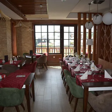Otel Zlatni Bor 4*